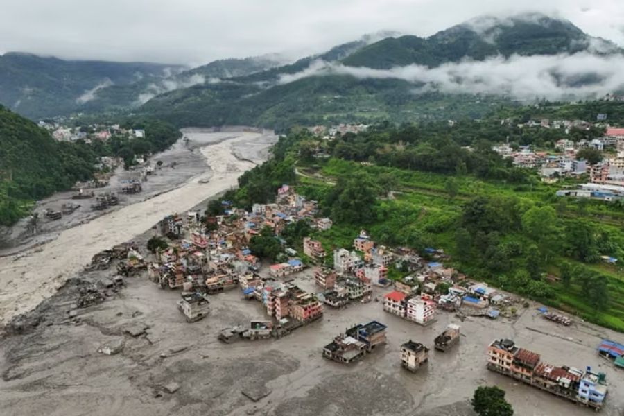 युद्ध से भी भयावह! हेलिकॉप्टर से दिखी नेपाल की त्रिशूली घाटी की तबाही, कई बस्तियां पूरी तरह मिट गईं