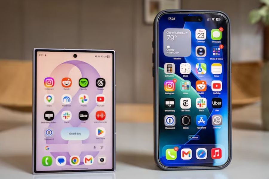 10 साल की तैयारी के बाद आ रहा Apple का $2,000 वाला Foldable iPhone, Tim Cook का बड़ा दांव
